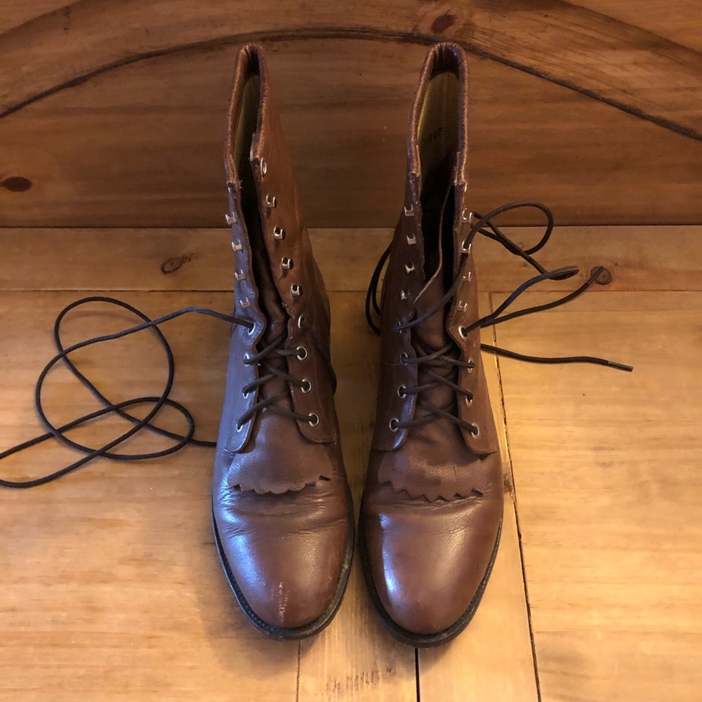 Brown Justin lace up boots